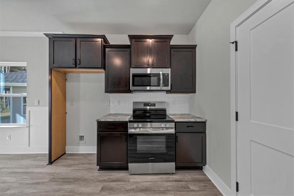3 bedroom, 3 bathroom, 1,643 sq ft single family residence for sale at 146 Chaucer Lane, Carrollton, GA 30117 — photo 10