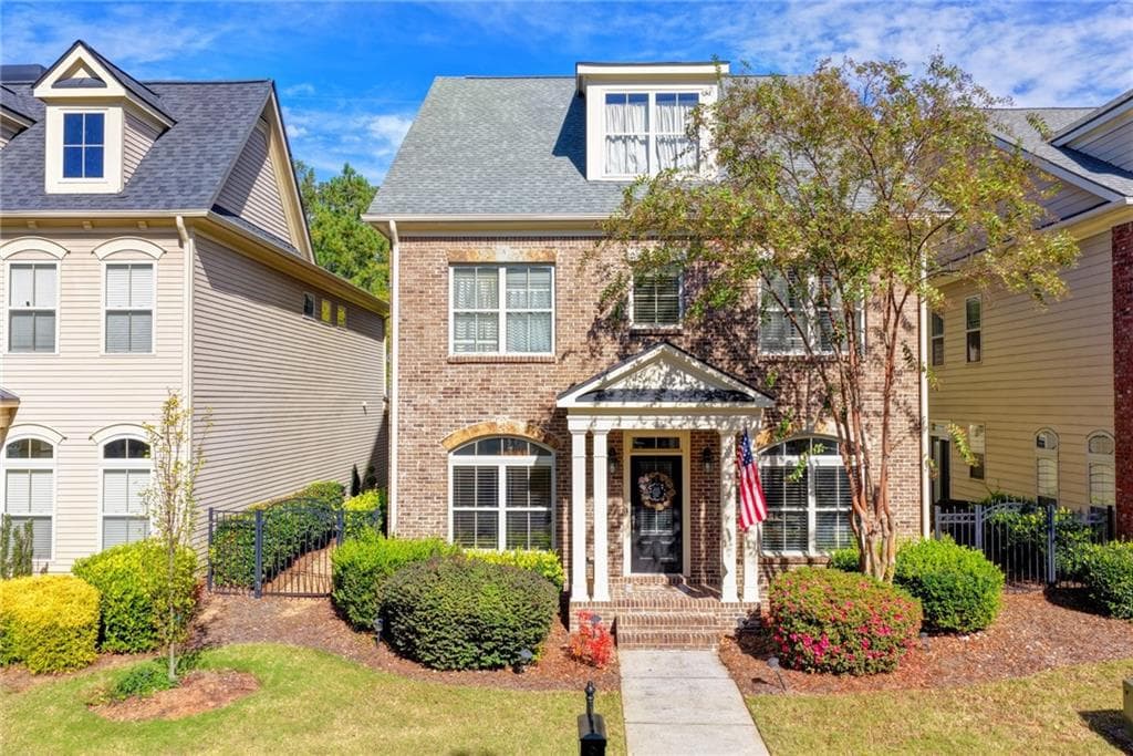 5 bedroom, 5 bathroom, 3,086 sq ft single family residence for sale at 10859 Bossier Drive, Alpharetta, GA 30022 — photo 2