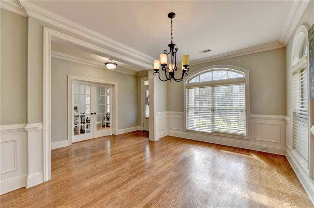 5 bedroom, 5 bathroom, 3,086 sq ft single family residence for sale at 10859 Bossier Drive, Alpharetta, GA 30022 — photo 5