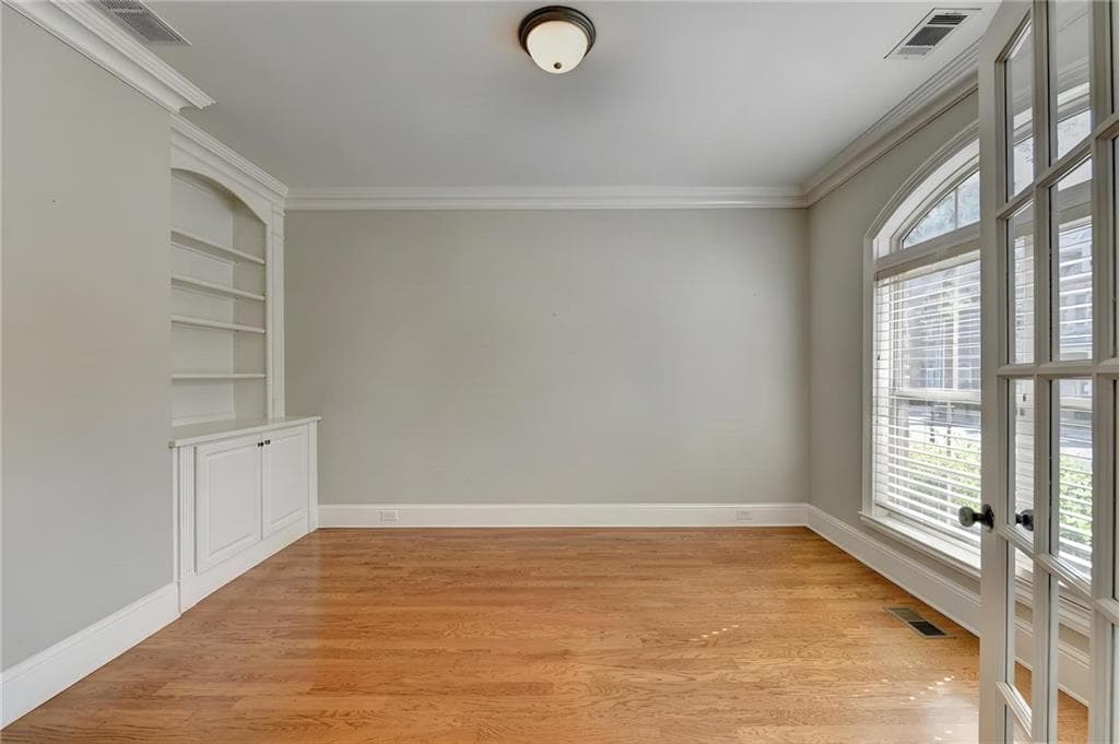 5 bedroom, 5 bathroom, 3,086 sq ft single family residence for sale at 10859 Bossier Drive, Alpharetta, GA 30022 — photo 6