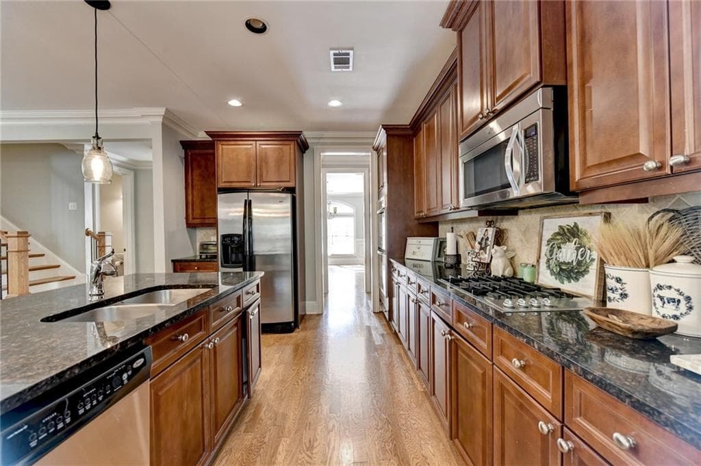 5 bedroom, 5 bathroom, 3,086 sq ft single family residence for sale at 10859 Bossier Drive, Alpharetta, GA 30022 — photo 9