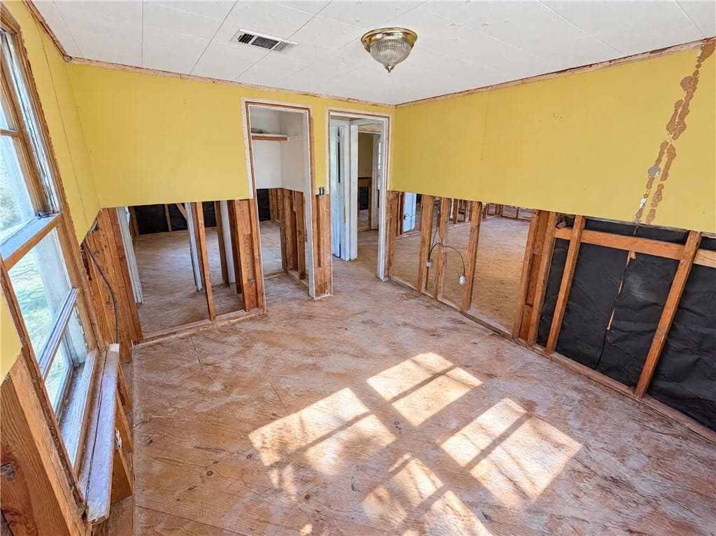 3 bedroom, 1 bathroom, 877 sq ft single family residence for sale at 755 Commerce Road, Jefferson, GA 30549 — photo 8
