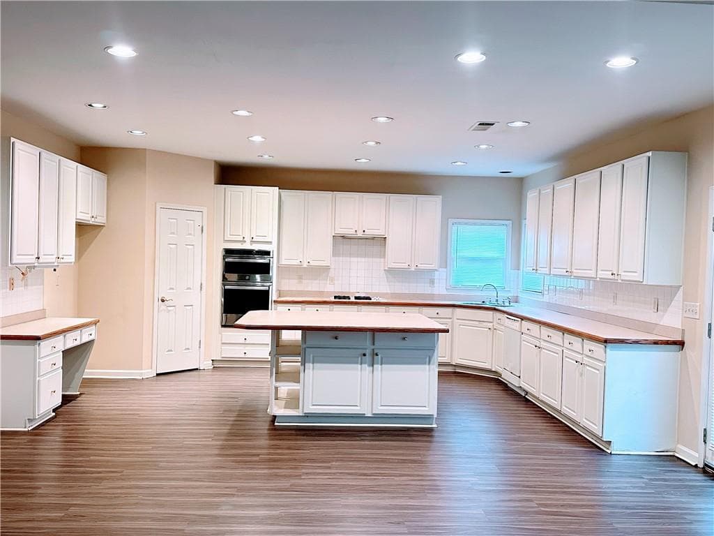 5 bedroom, 4 bathroom, 3,428 sq ft single family residence for rent at 1095 Downyshire Drive R, Lawrenceville, GA 30044 for $3,400 a month — photo 7