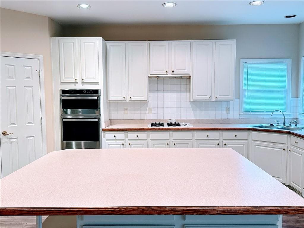 5 bedroom, 4 bathroom, 3,428 sq ft single family residence for rent at 1095 Downyshire Drive R, Lawrenceville, GA 30044 for $3,400 a month — photo 9