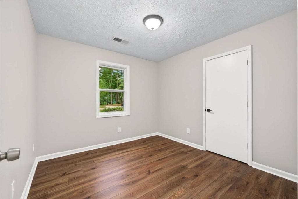 4 bedroom, 2 bathroom, 1,325 sq ft single family residence for sale at 125 Pleasant Valley Road, Mcdonough, GA 30253 — photo 7