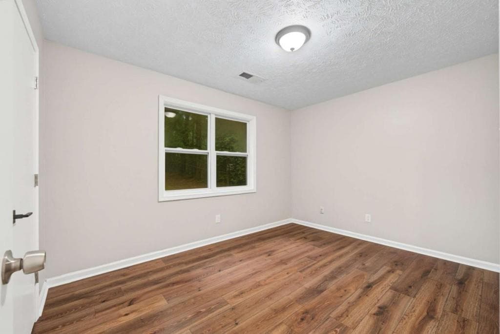 4 bedroom, 2 bathroom, 1,325 sq ft single family residence for sale at 125 Pleasant Valley Road, Mcdonough, GA 30253 — photo 9