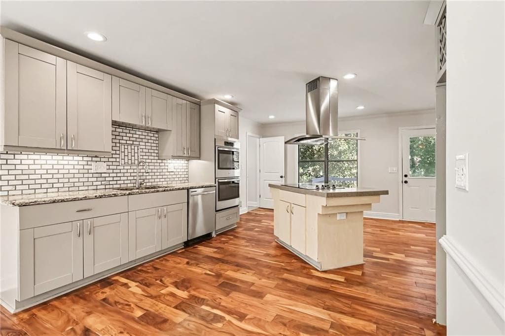 4 bedroom, 3 bathroom, 2,208 sq ft single family residence for sale at 2888 Carrousel Court, Stone Mountain, GA 30087 — photo 2