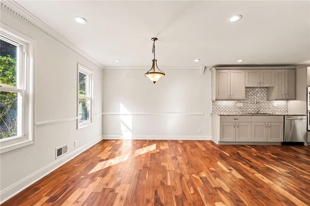 4 bedroom, 3 bathroom, 2,208 sq ft single family residence for sale at 2888 Carrousel Court, Stone Mountain, GA 30087 — photo 7