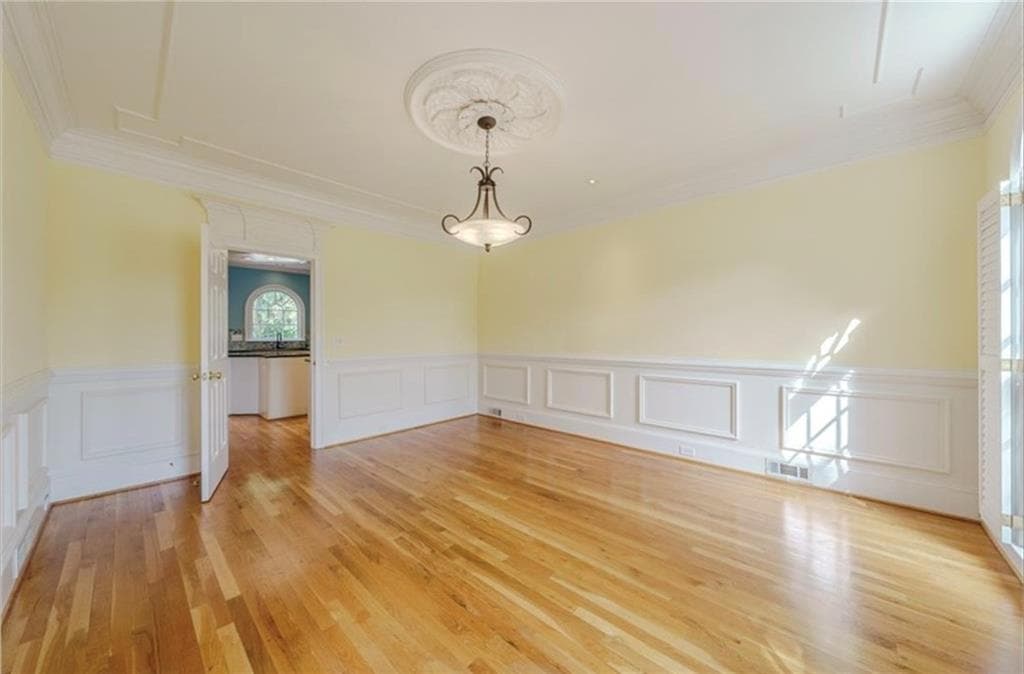 6 bedroom, 5 bathroom, 5,641 sq ft single family residence for sale at 1357 Baniff Court, Snellville, GA 30078 — photo 3