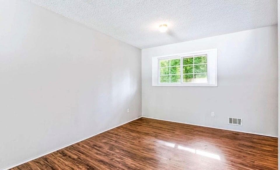 4 bedroom, 2 bathroom, 1,553 sq ft single family residence for sale at 5954 Baywood Lane, Riverdale, GA 30296 — photo 8