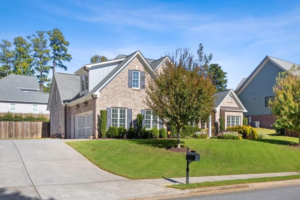 5 bedroom, 3 bathroom, 3,179 sq ft single family residence for sale at 4742 W Lakeshore Drive, Acworth, GA 30101 — photo 3