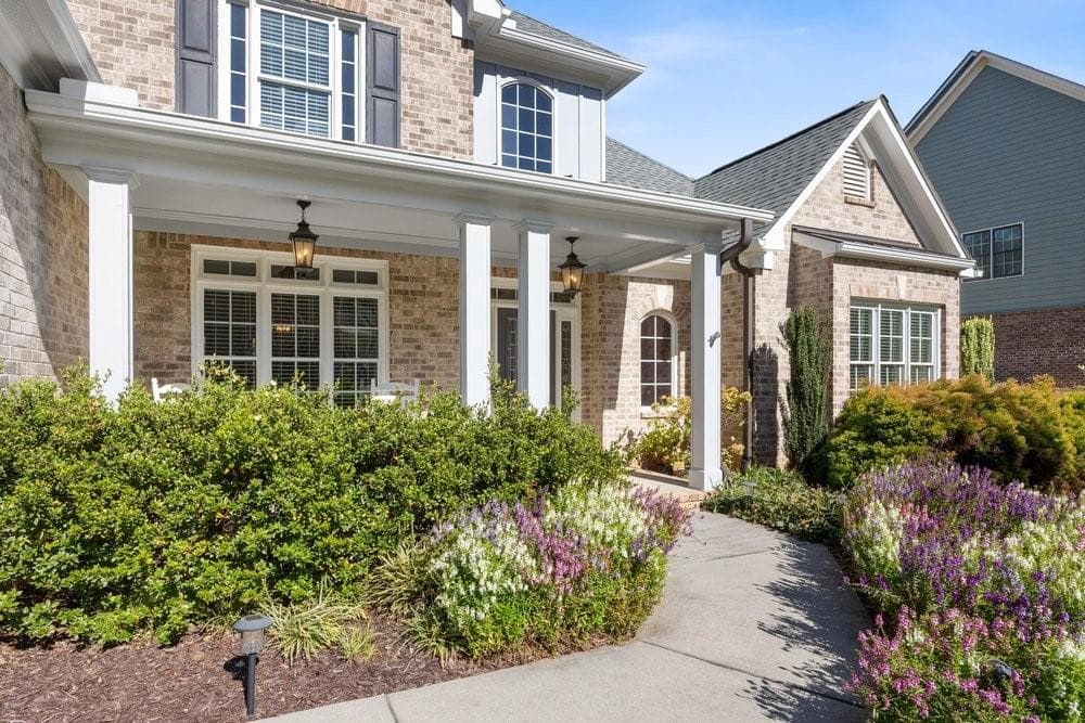 5 bedroom, 3 bathroom, 3,179 sq ft single family residence for sale at 4742 W Lakeshore Drive, Acworth, GA 30101 — photo 5