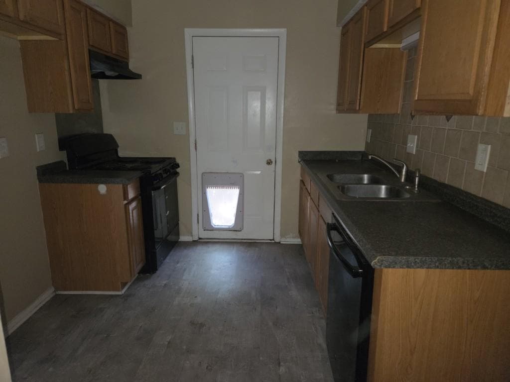 2 bedroom, 2 bathroom, 1,100 sq ft townhouse for sale at 4701 Flat Shoals Road 50E, Union City, GA 30291 — photo 3