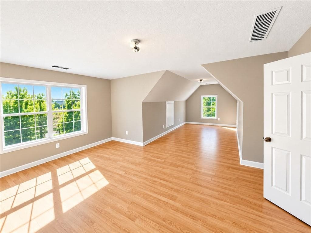 4 bedroom, 3 bathroom, 2,012 sq ft single family residence for rent at 5385 Arbor View Way, Sugar Hill, GA 30518 for $2,550 a month — photo 2