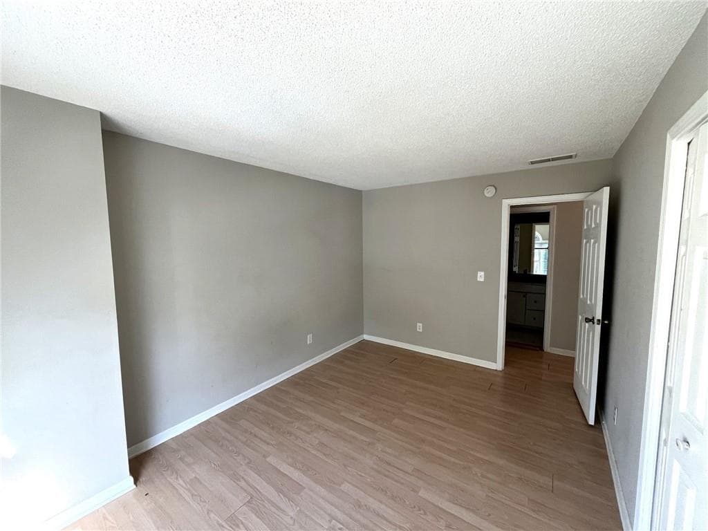 4 bedroom, 3 bathroom, 2,012 sq ft single family residence for rent at 5385 Arbor View Way, Sugar Hill, GA 30518 for $2,550 a month — photo 7