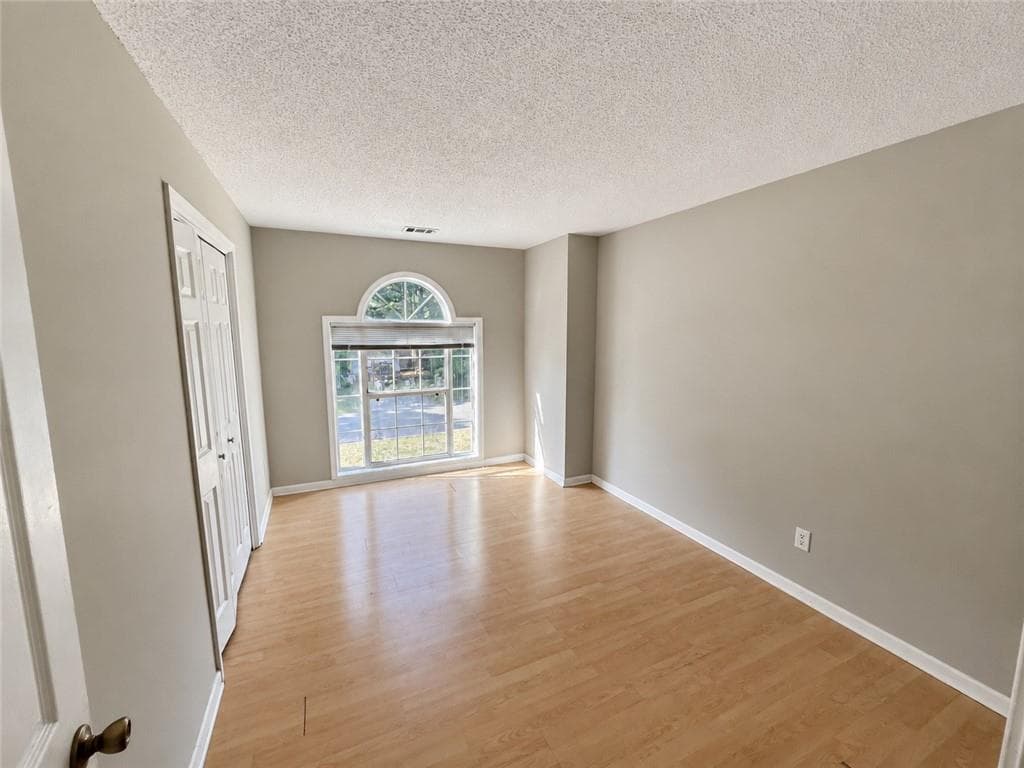 4 bedroom, 3 bathroom, 2,012 sq ft single family residence for rent at 5385 Arbor View Way, Sugar Hill, GA 30518 for $2,550 a month — photo 8