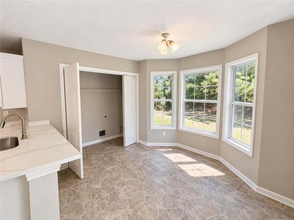 4 bedroom, 3 bathroom, 2,012 sq ft single family residence for rent at 5385 Arbor View Way, Sugar Hill, GA 30518 for $2,550 a month — photo 9
