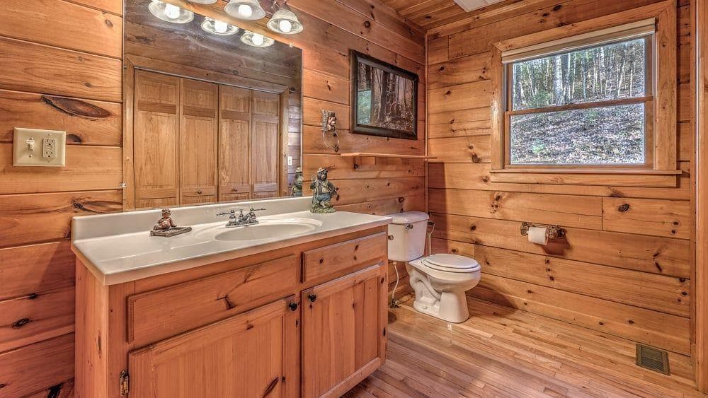 3 bedroom, 3 bathroom, 2,080 sq ft single family residence for rent at 348 The Forest Has Eyes, Blue Ridge, GA 30513 for $3,400 a month — photo 9