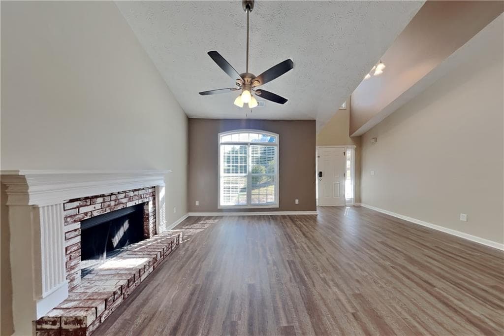 3 bedroom, 2 bathroom, 1,586 sq ft single family residence for rent at 6078 Hillsdale Circle, Flowery Branch, GA 30542 for $2,150 a month — photo 2