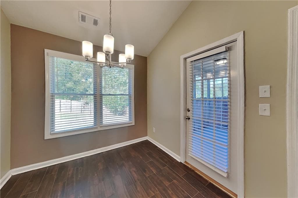 3 bedroom, 2 bathroom, 1,586 sq ft single family residence for rent at 6078 Hillsdale Circle, Flowery Branch, GA 30542 for $2,150 a month — photo 4