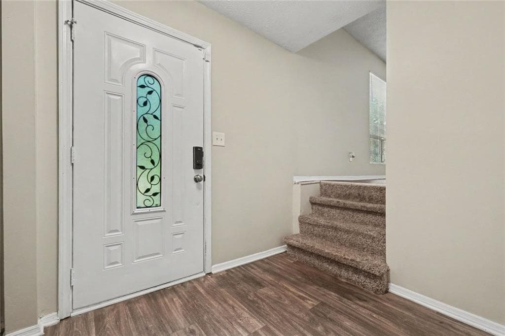 3 bedroom, 3 bathroom, 1,302 sq ft single family residence for sale at 6915 Cainwood Drive, Atlanta, GA 30349 — photo 2
