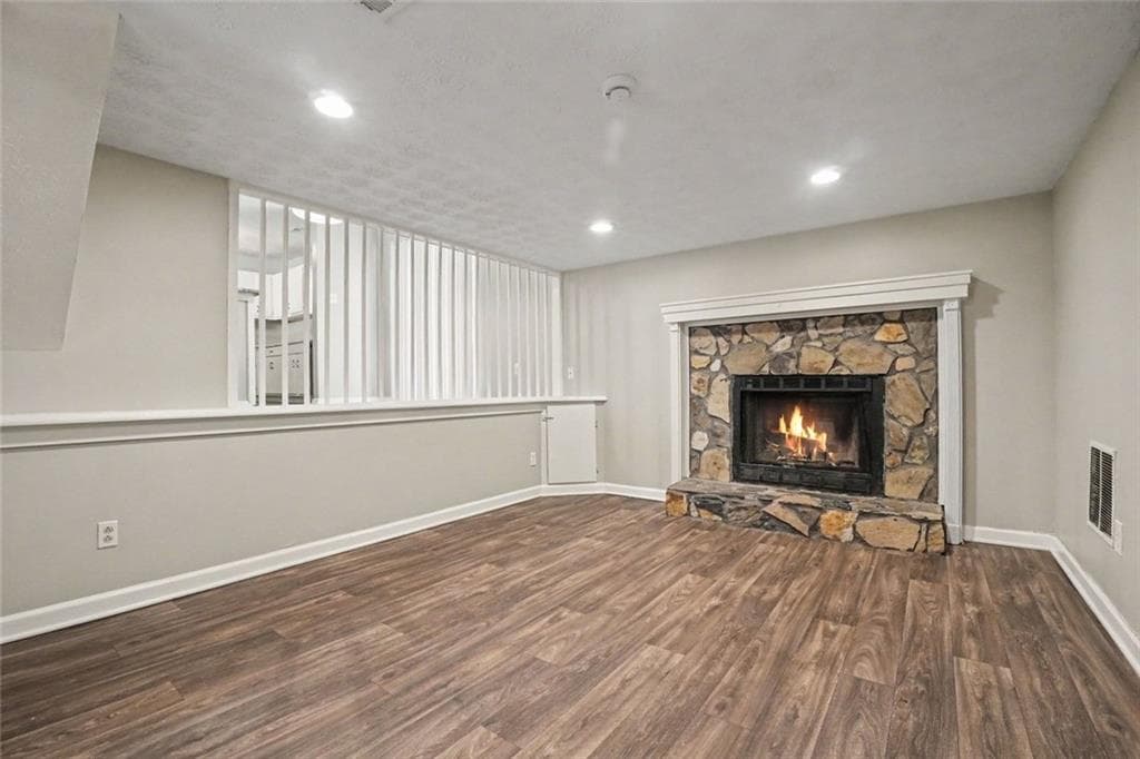 3 bedroom, 3 bathroom, 1,302 sq ft single family residence for sale at 6915 Cainwood Drive, Atlanta, GA 30349 — photo 3