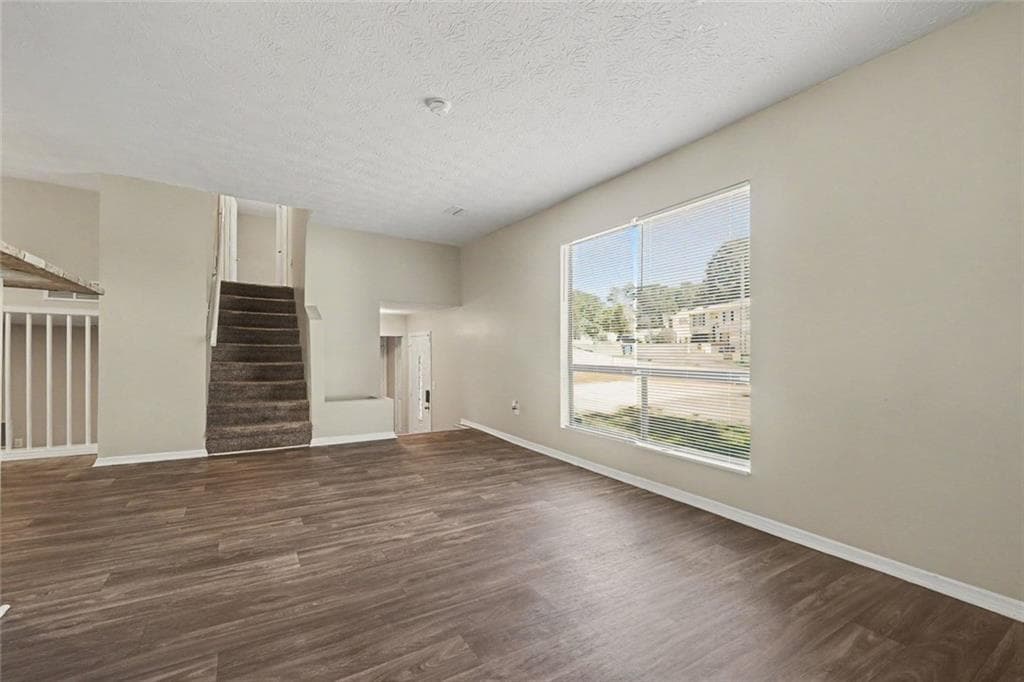 3 bedroom, 3 bathroom, 1,302 sq ft single family residence for sale at 6915 Cainwood Drive, Atlanta, GA 30349 — photo 8