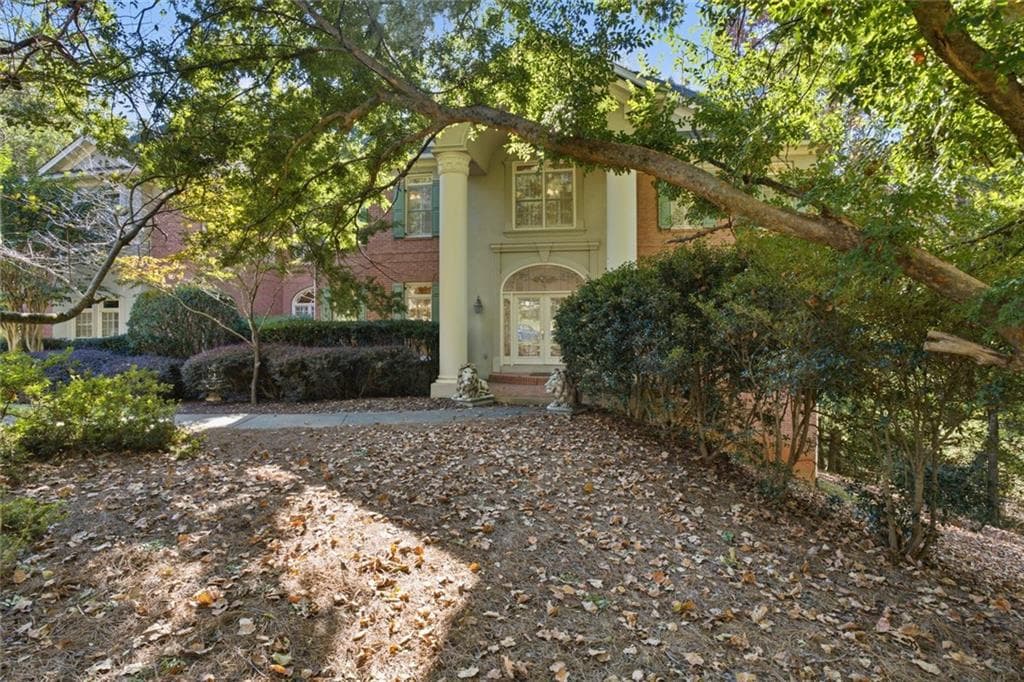 4 bedroom, 4 bathroom, 6,212 sq ft single family residence for sale at 120 Sentinae Close, Sandy Springs, GA 30350 — photo 2