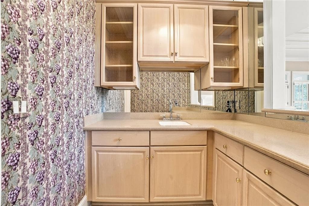 4 bedroom, 4 bathroom, 6,212 sq ft single family residence for sale at 120 Sentinae Close, Sandy Springs, GA 30350 — photo 10