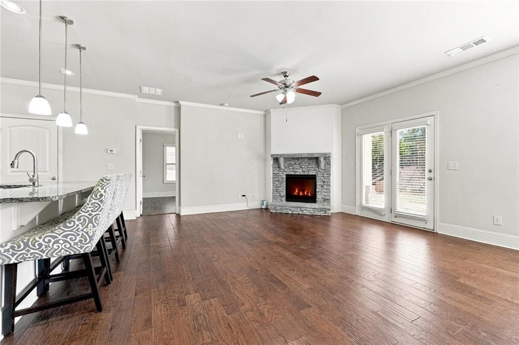 4 bedroom, 3 bathroom, 2,758 sq ft single family residence for rent at 6623 Rivergreen Road, Flowery Branch, GA 30542 for $2,800 a month — photo 5