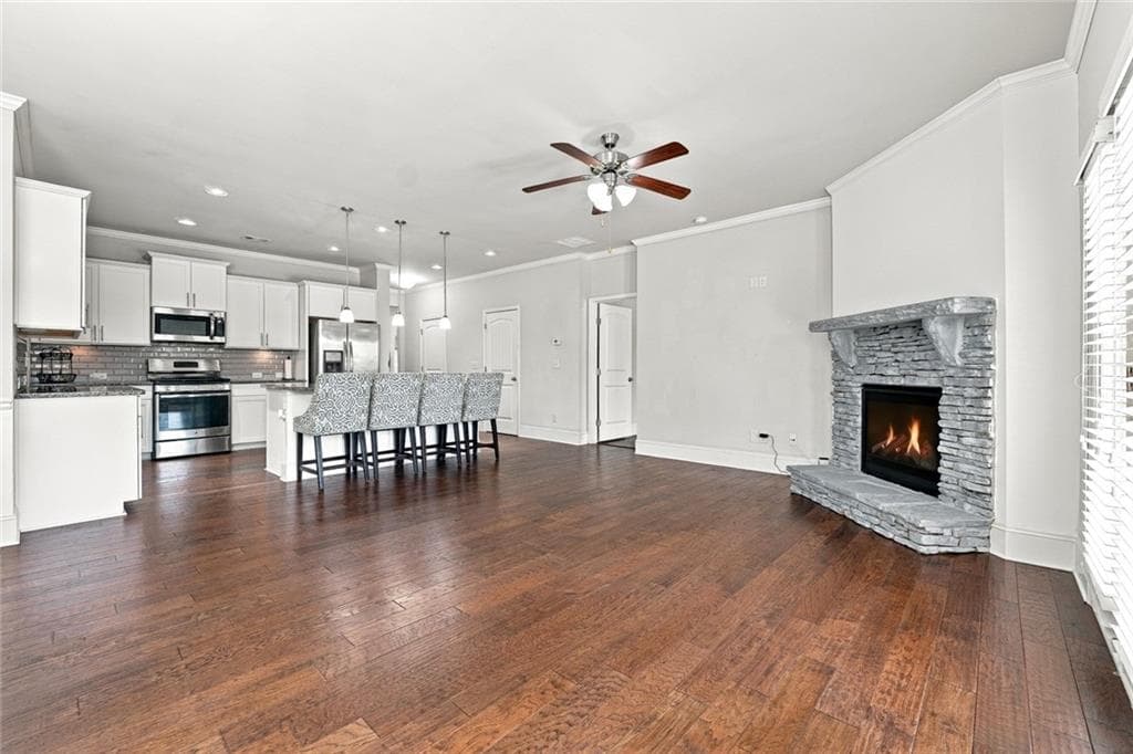4 bedroom, 3 bathroom, 2,758 sq ft single family residence for rent at 6623 Rivergreen Road, Flowery Branch, GA 30542 for $2,800 a month — photo 6