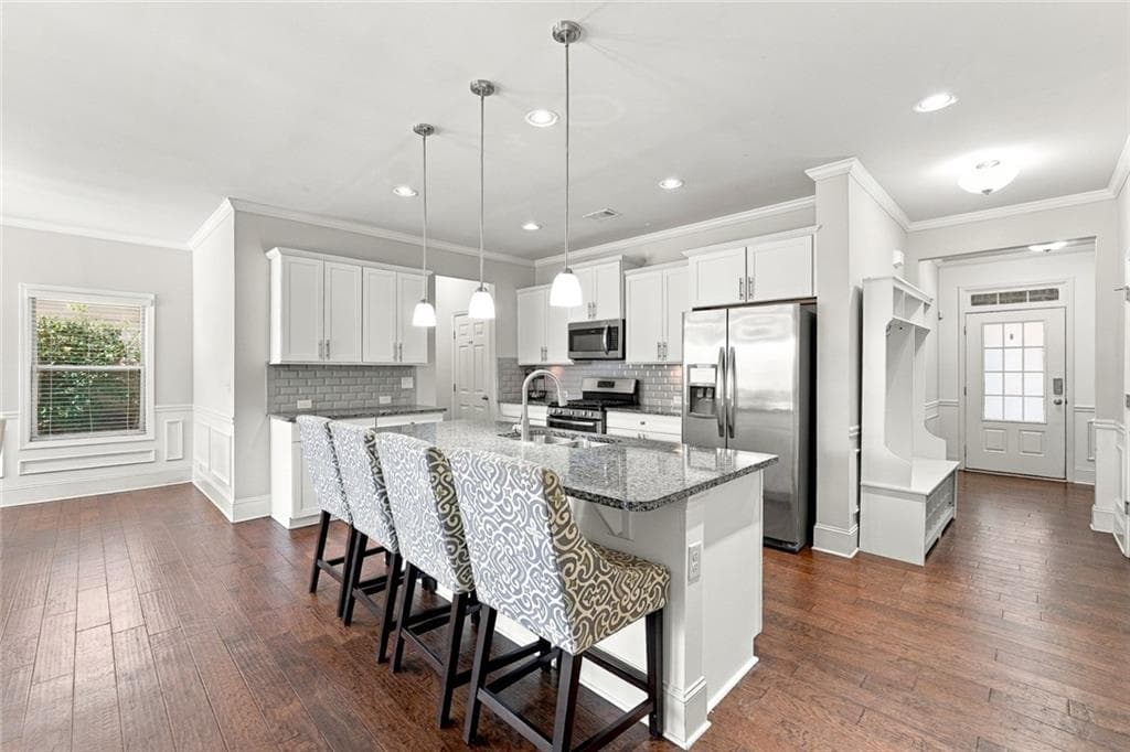 4 bedroom, 3 bathroom, 2,758 sq ft single family residence for rent at 6623 Rivergreen Road, Flowery Branch, GA 30542 for $2,800 a month — photo 9