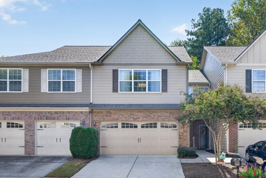 2 bedroom, 3 bathroom, 1,672 sq ft townhouse for sale at 3152 Brockenhurst Drive, Buford, GA 30519