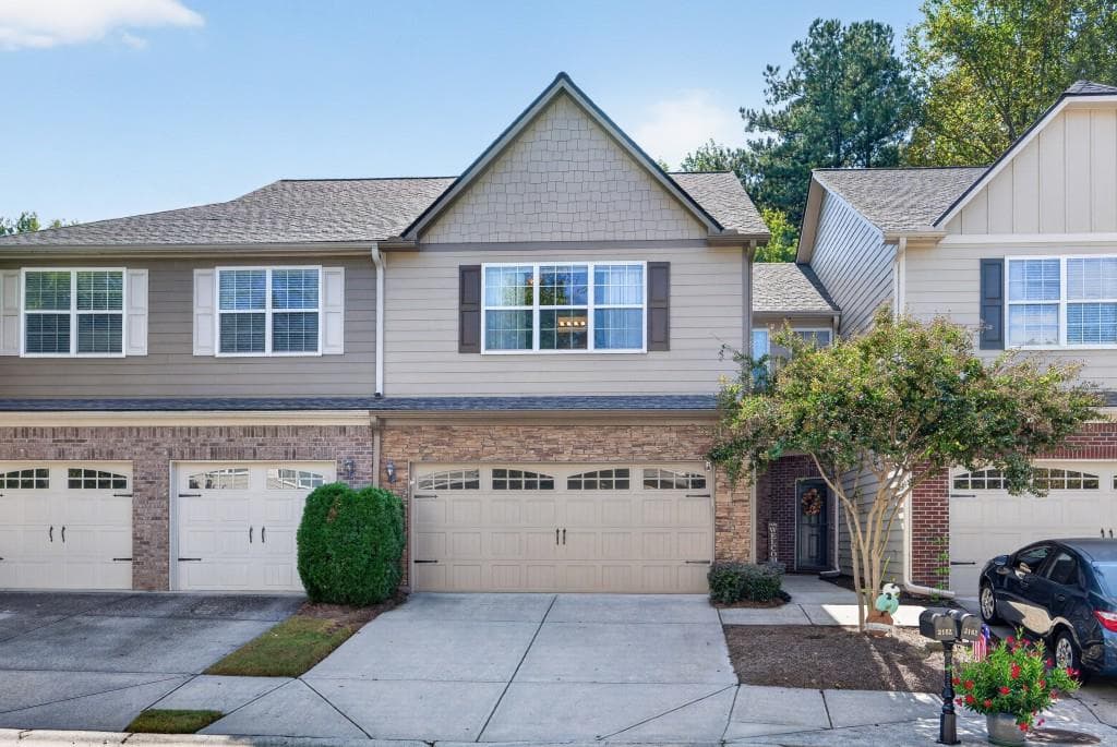 2 bedroom, 3 bathroom, 1,672 sq ft townhouse for sale at 3152 Brockenhurst Drive, Buford, GA 30519 — photo 2