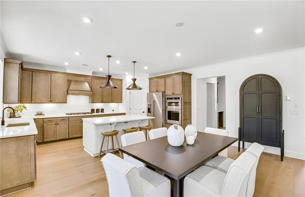 5 bedroom, 5 bathroom, 3,386 sq ft single family residence for sale at 4885 Rosarian Drive, Cumming, GA 30040 — photo 7