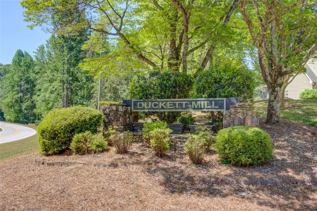 3 bedroom, 2 bathroom, 1,912 sq ft single family residence for rent at 3314 Banks Mountain Drive, Gainesville, GA 30506 for $2,300 a month — photo 2