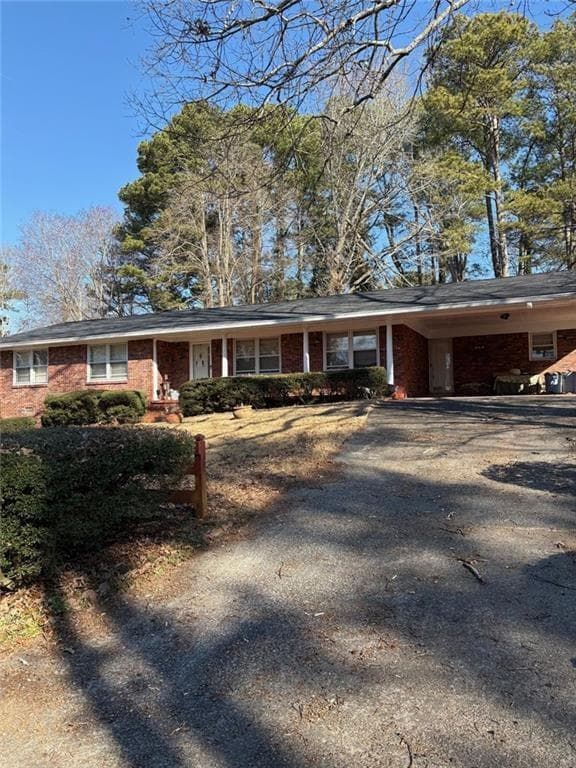 3 bedroom, 2 bathroom, 2,796 sq ft single family residence for sale at 4260 Bingham Court, Stone Mountain, GA 30083 — photo 2
