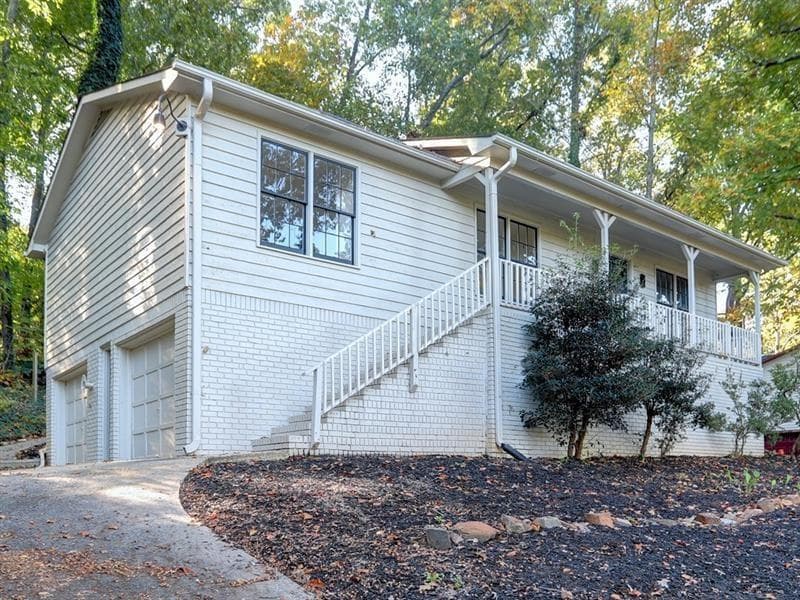 3 bedroom, 2 bathroom, 2,026 sq ft single family residence for rent at 562 Hidden Hills Court, Marietta, GA 30066 for $2,500 a month — photo 3