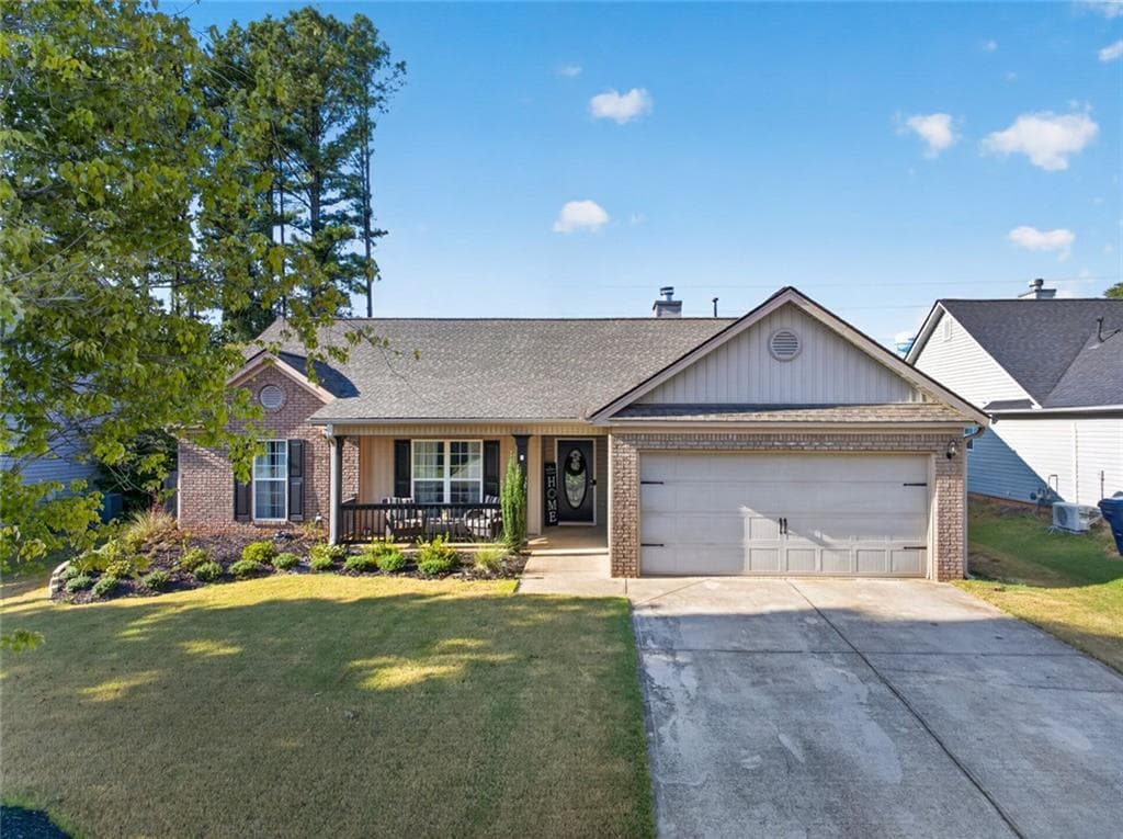 3 bedroom, 2 bathroom, 1,721 sq ft single family residence for sale at 2009 Massey Lane, Winder, GA 30680 — photo 2