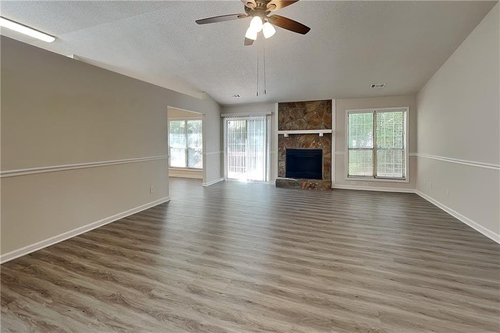 3 bedroom, 2 bathroom, 1,708 sq ft single family residence for rent at 4010 Baywatch Cove, Acworth, GA 30101 for $1,890 a month — photo 3