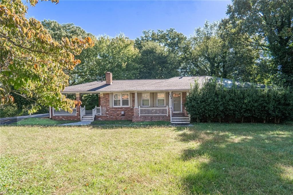 4 bedroom, 3 bathroom, 2,280 sq ft single family residence for rent at 1892 Bells Ferry Road, Marietta, GA 30066 for $2,300 a month — photo 1 of 15