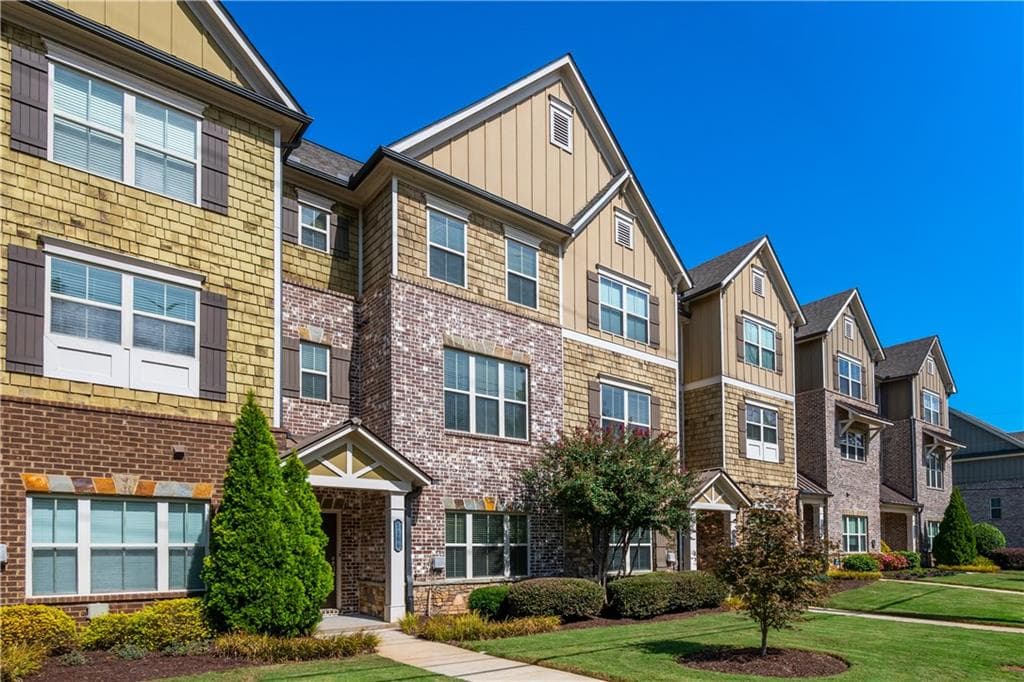 3 bedroom, 4 bathroom, 2,214 sq ft townhouse for sale at 1355 Hawthorne Avenue, Smyrna, GA 30080 — photo 2