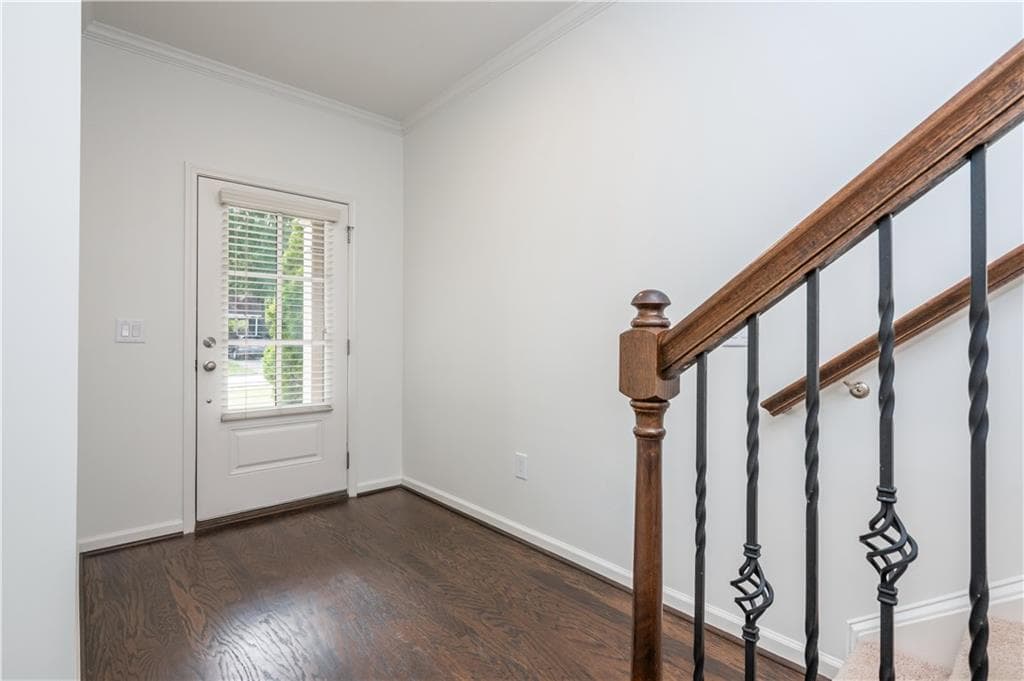 3 bedroom, 4 bathroom, 2,214 sq ft townhouse for sale at 1355 Hawthorne Avenue, Smyrna, GA 30080 — photo 6