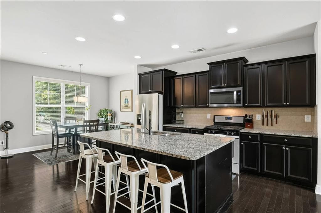 3 bedroom, 4 bathroom, 1,922 sq ft townhouse for rent at 209 Aventine Lane, Smyrna, GA 30082 for $2,950 a month — photo 6