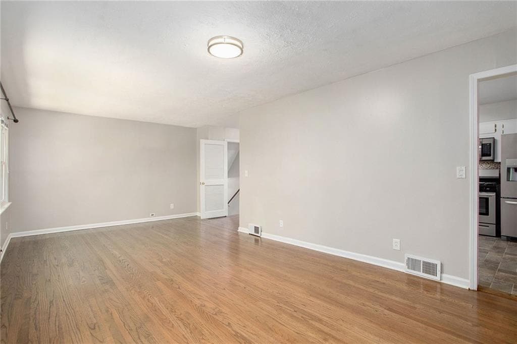 4 bedroom, 2 bathroom, 2,720 sq ft single family residence for rent at 1768 Briarlake Circle, Decatur, GA 30033 for $2,850 a month — photo 5