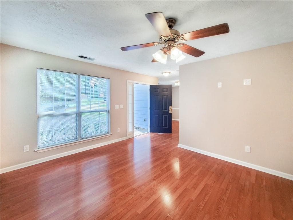 4 bedroom, 3 bathroom, 1,773 sq ft single family residence for rent at 6980 Chasewater Lane, Austell, GA 30168 for $1,995 a month — photo 4