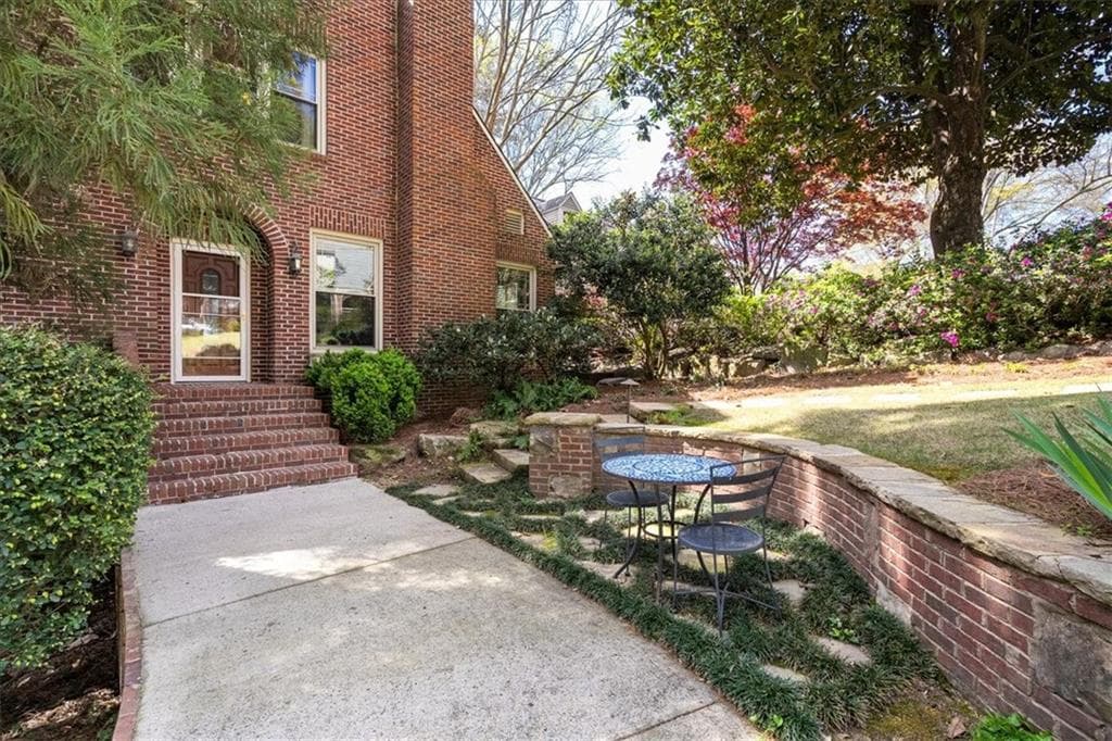 3 bedroom, 3 bathroom, 2,526 sq ft single family residence for rent at 361 Delmont Drive, Atlanta, GA 30305 for $5,000 a month — photo 2
