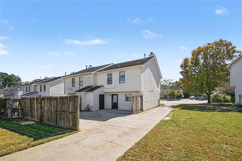 3 bedroom, 3 bathroom, 1,332 sq ft townhouse for sale at 3688 Stephanie Court, Powder Springs, GA 30127 — photo 2