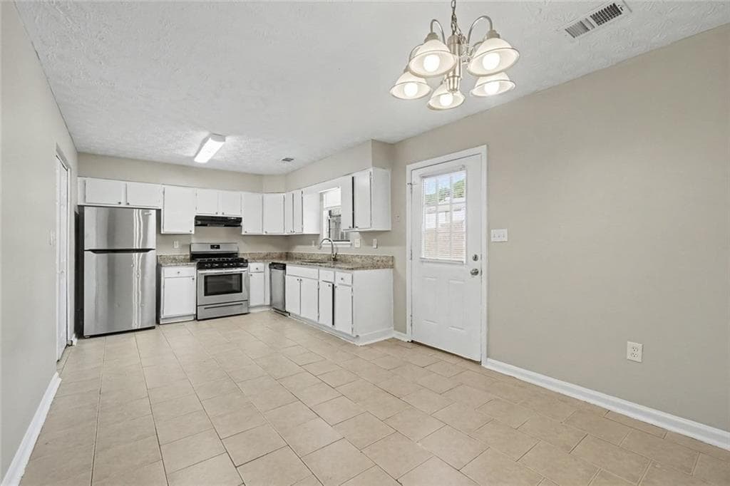 3 bedroom, 3 bathroom, 1,332 sq ft townhouse for sale at 3688 Stephanie Court, Powder Springs, GA 30127 — photo 6
