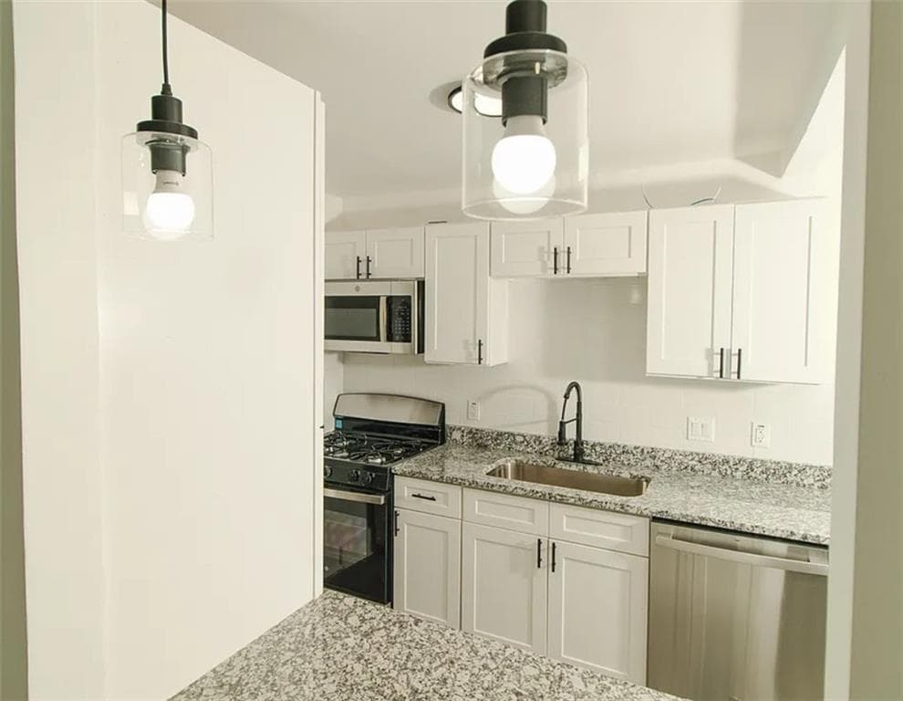 3 bedroom, 2 bathroom, 950 sq ft apartment for rent at 4589 Orchid Drive 5, Stone Mountain, GA 30083 for $1,795 a month — photo 2